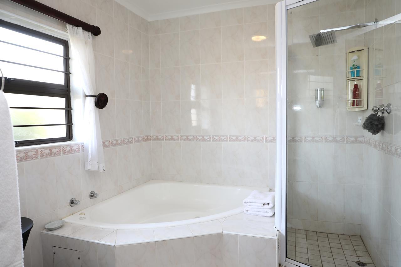 Kingston Place 4*