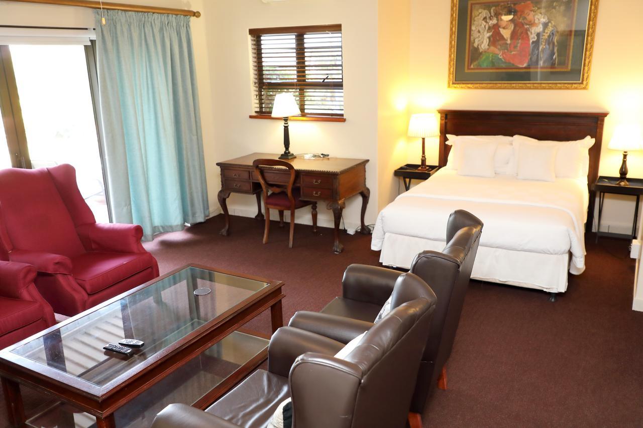 Kingston Place 4*